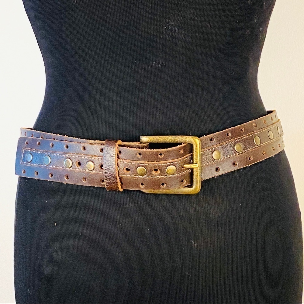 ITSŪS belt leather size 32 with rivets bronze buckle